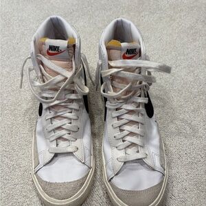 Nike Blazer, barely worn, size 10